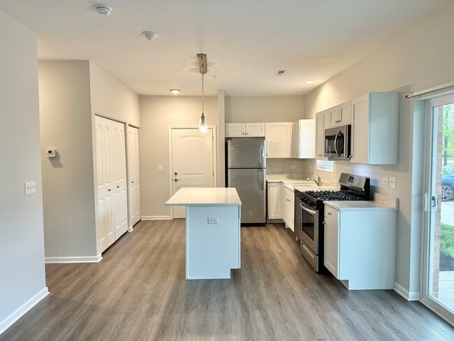 Photo - 853 E Main St Unit 1B