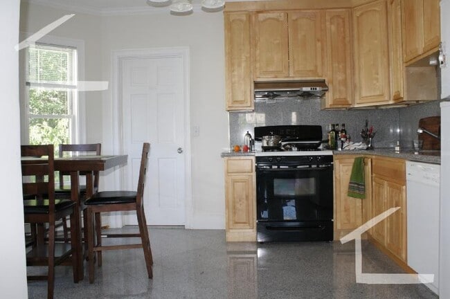 Building Photo - 48 Atherton Rd Rental