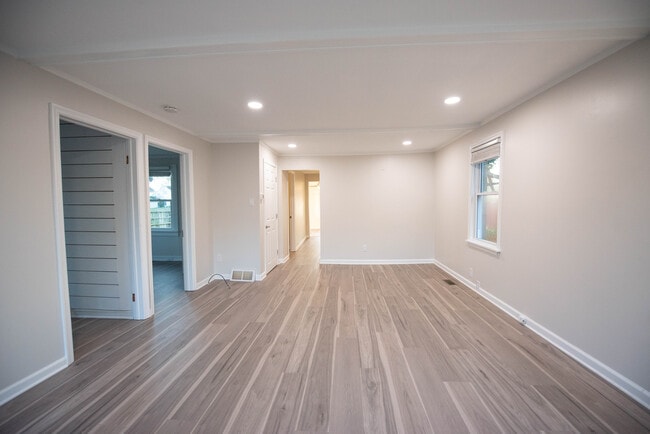 Photo - 610 Bennett St