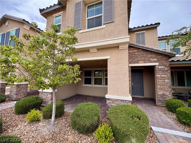 Photo - 2848 Alenga St