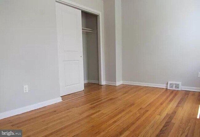 Photo - 525 N 33rd St Unit 2