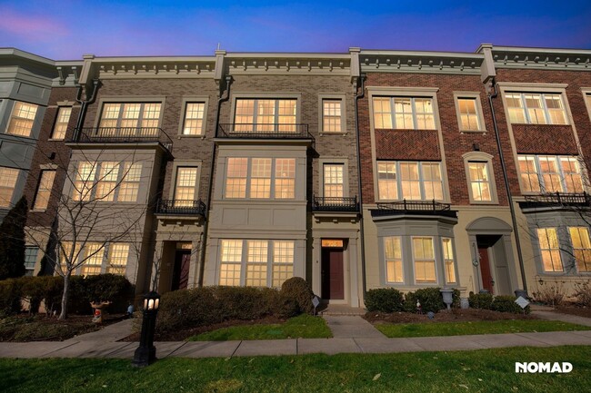 Stunning 4BR Townhome in National Harbor - Stunning 4BR Townhome in National Harbor