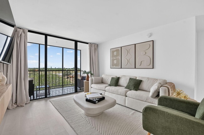 Building Photo - 7835 Lakeside Blvd Unit 966