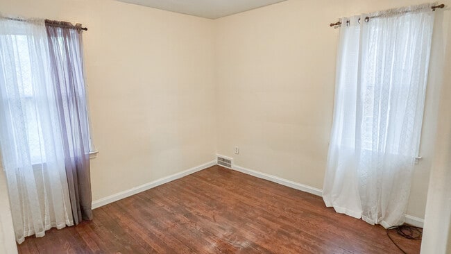 Photo - 13960 Mansfield St