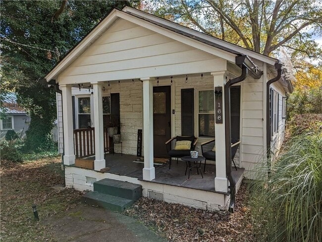 Photo - 166 Hill St SE