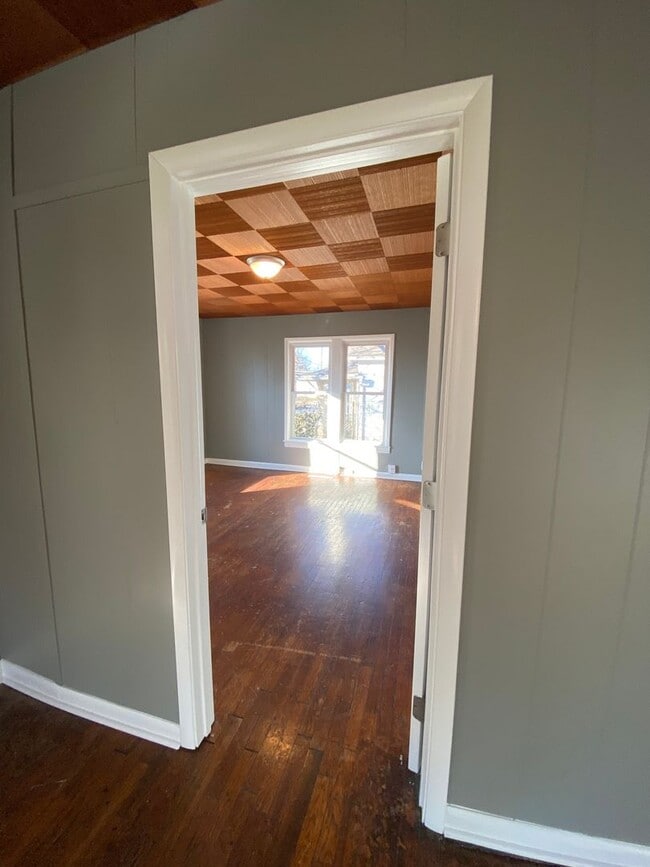 Photo - 1203 W State St