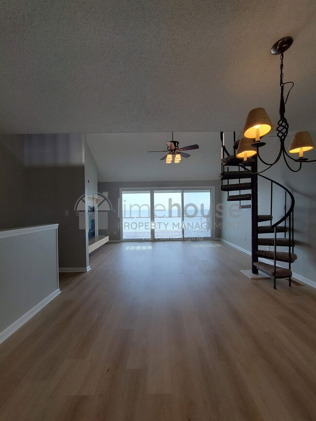 Photo - 1944 E Ocean View Ave Unit B