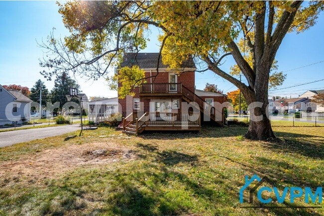 Photo - 16 2nd Ave S