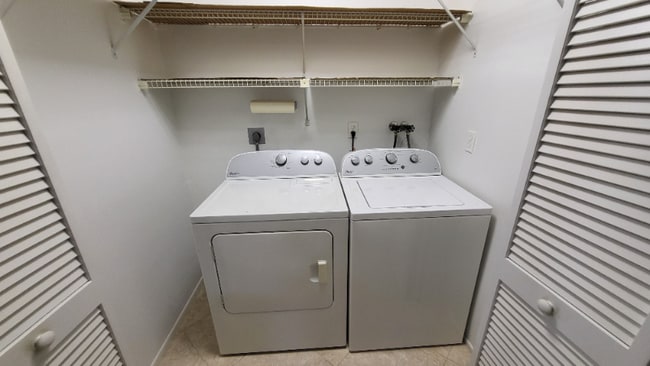 Photo - 1737 E Groveleaf Ave