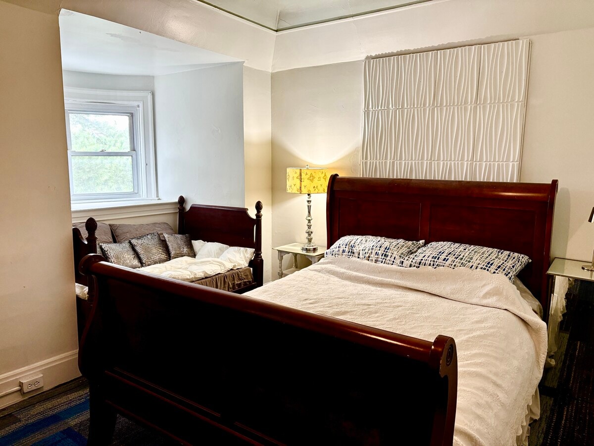 Photo - 1101 Portland St Unit ArtistHome Apartment