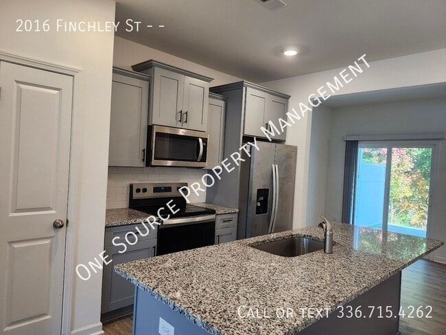 Photo - 2016 Finchley St