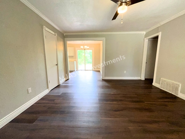 Photo - 2709 NW Hilltop Dr