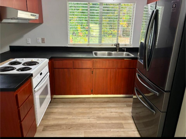 Photo - 874 Marvin Rd SE