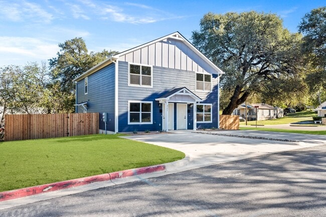Photo - Modern Townhome for Rent – Modern Living at Its Best!