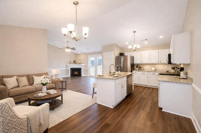 Photo - 207 Manitou Way