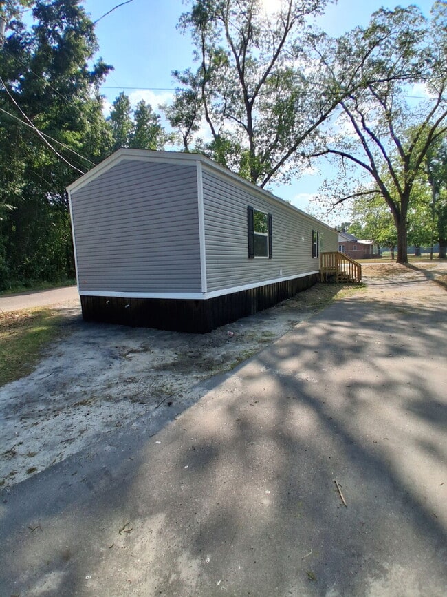 Photo - RENT-TO-OWN OPPORTUNITY
 Fredrick St – Hands On Homes  MHP