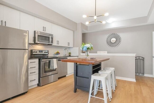 Photo - $3,200/MO – Stunning 2 Bedroom/2.5 Bath St... Unit 41