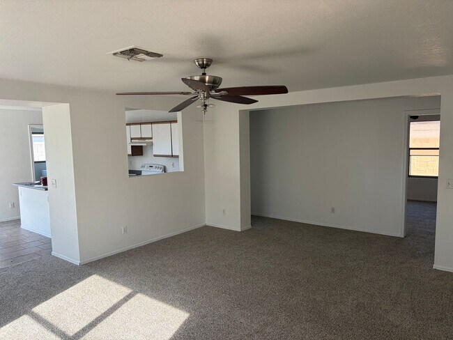 Photo - Surprise, Im waiting for you!