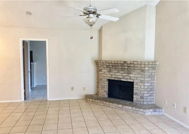 Photo - 319 Greenlawn Blvd