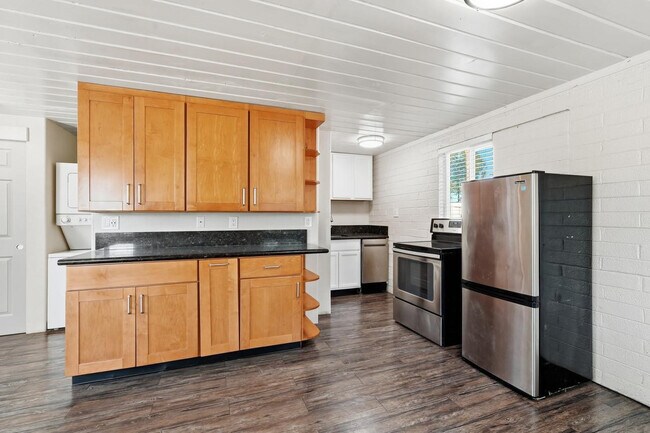 Photo - 623 S Country Club Dr Unidad 8