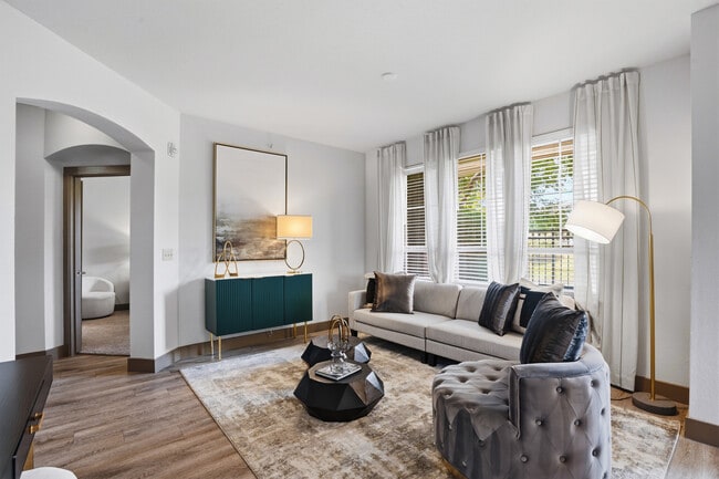2BD, 2BA - 1199SF - Living Room