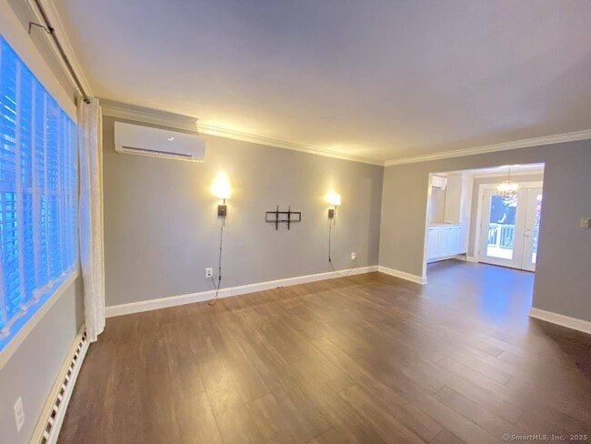 Photo - 10 Fleetwood Dr