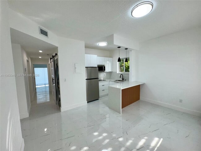 Photo - 421 NW 13th Ave Unidad B