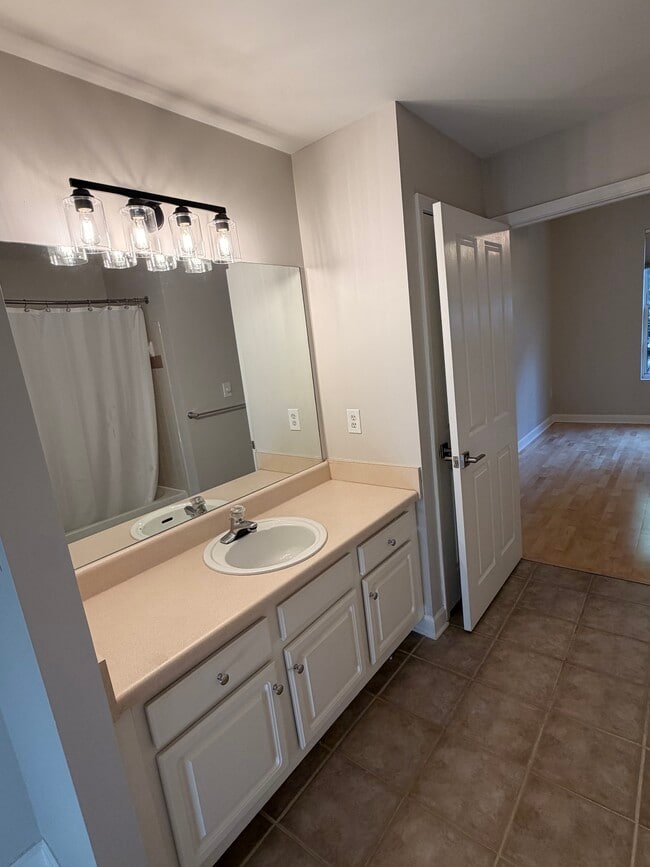 Photo - 1101 Juniper St NE Unidad 93