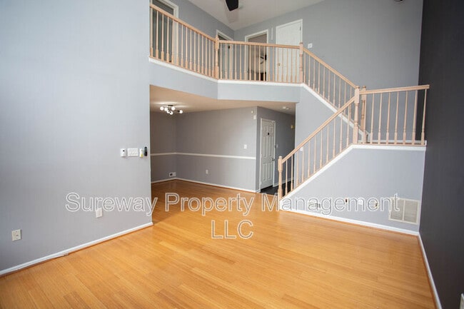 Photo - 605 Doral Dr