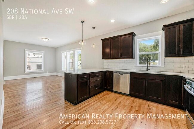 Photo - 208 National Ave SW