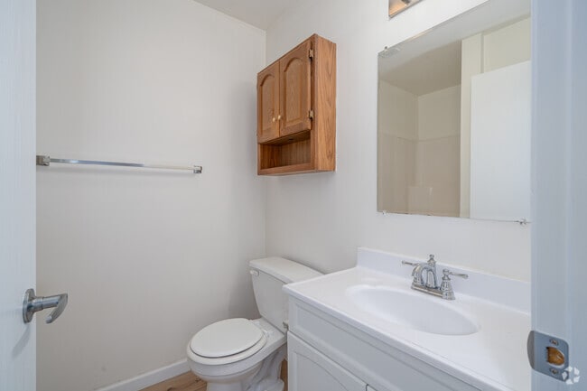 3601 Kingston 2BR, 2BA - 1,025SF - Primary Bathroom