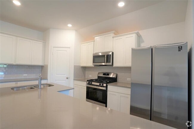 Building Photo - 330 Rioja Rental