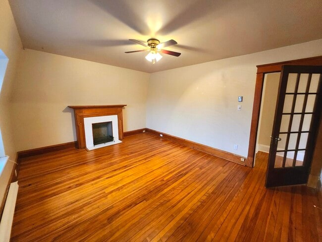 Photo - 562 Edward Ave Unit 5