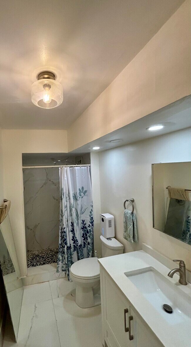 Photo - 450 NW 20th St Unit 214