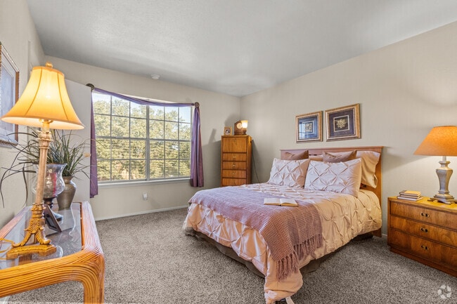 2BR, 1.5BA - 860 SF - Bedroom
