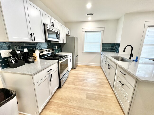 Photo - 2043 Adams St Unidad 2043