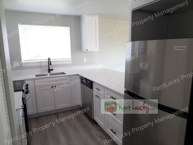 Photo - Fully Remodeled & GORGEOUS 2-Bedroom Unit ... Unit C