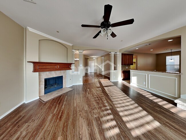 Photo - 721 Hickory Ln House