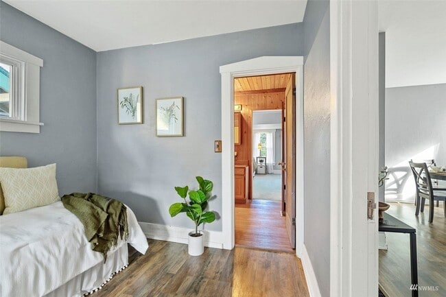 Photo - Modern Comfort Meets Vintage Charm – Just Minutes from the Ferry!