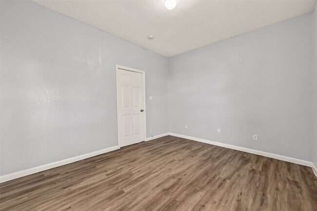 Photo - 8211 Parnell St