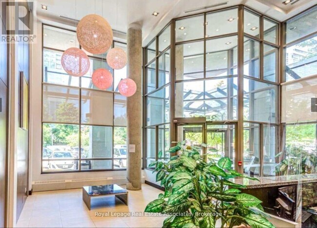 Photo - 3504 Hurontario St Unité 2510