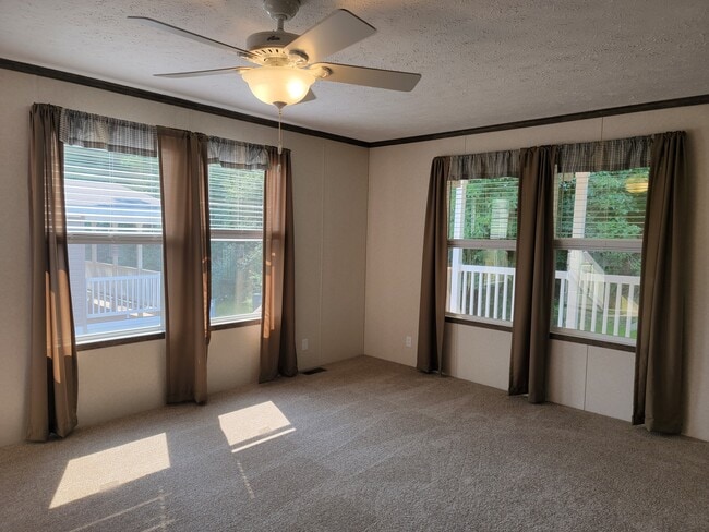 Photo - 146 Apollo Ave