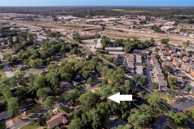 Building Photo - 2712 Chimney Rock Rd