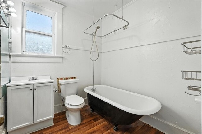 Photo - 4920 Victor St