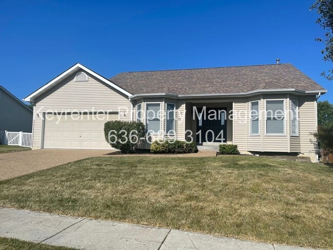 Building Photo - COMING SOON - Lovely Ranch in Stone Meadows with Fenced Backyard