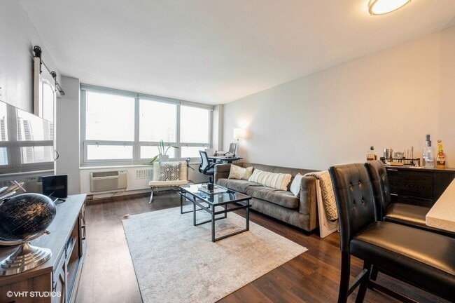 Photo - 88 W Schiller St Unit 1503L