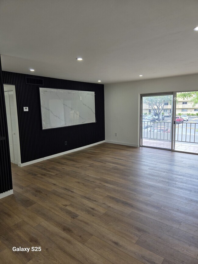 Photo - 10397 N Kendall Dr Unit Kendall Acres