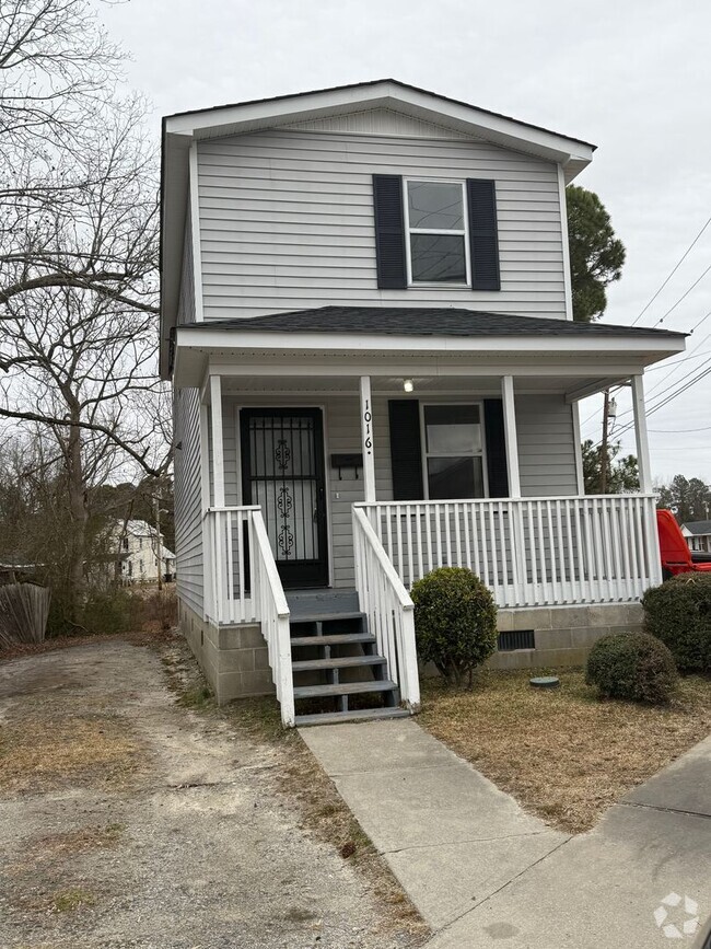 Building Photo - Cozy Home with a Great Location In Town