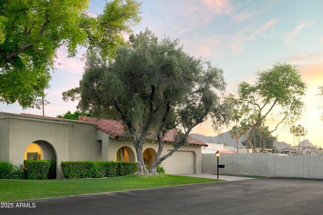 Photo - 7301 E Claremont St Casa