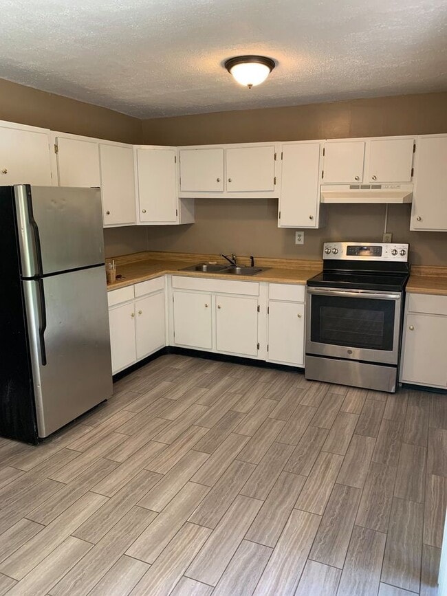 Photo - 1361 Finch Ln